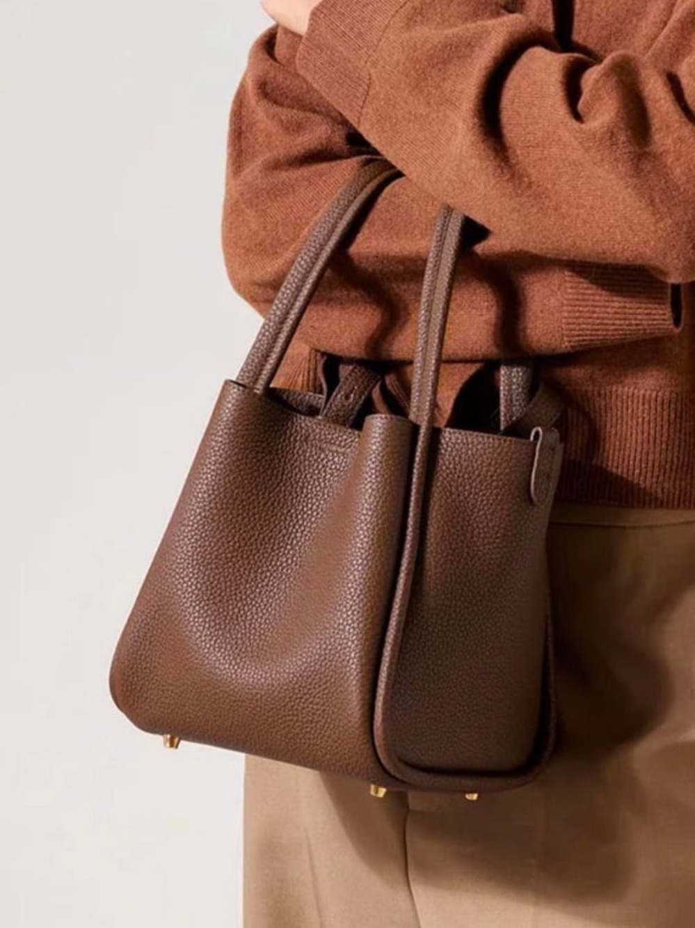 Women's Pebbled Faux Leather Crossbody Handbag Bag in Chocolate Brown - Picture 3 of 3